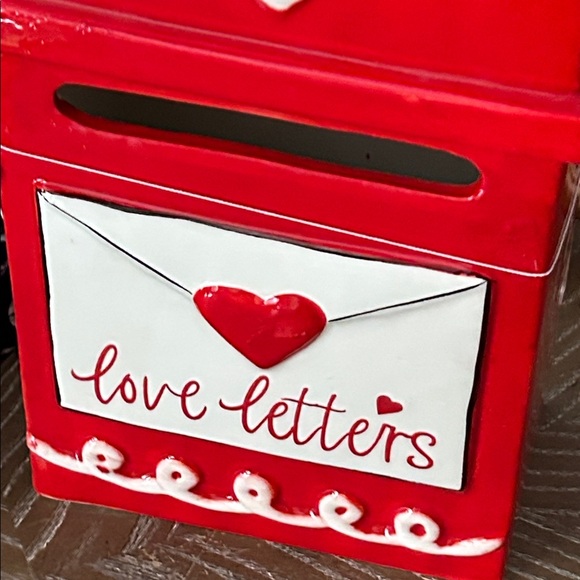 NEW! Vintage Inspired Ceramic Valentines Day Holiday Red Love Letters Mailbox - Picture 6 of 7